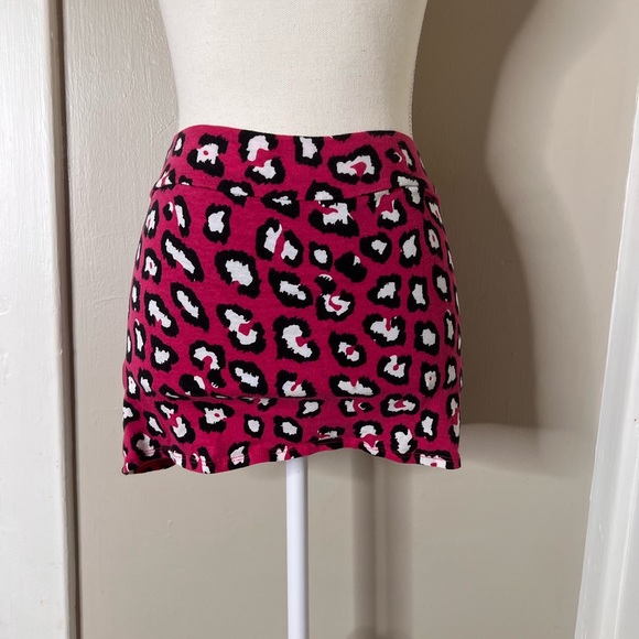 Women’s Wet Seal cheetah leopard print mini skirt - Picture 1 of 2